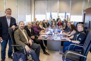 paritaria-docente-25-08-29-1-360x240