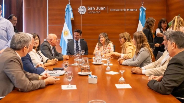 2256a851cce31fe53e43b550b0c57f2e_L